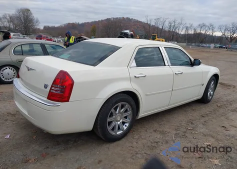 2005 Chrysler 300C из США, поврежденный, VIN 2C3JA63H75H667693